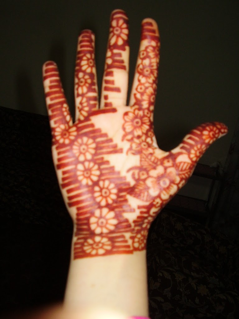 Artful Henna Designs Add Beauty To Hands