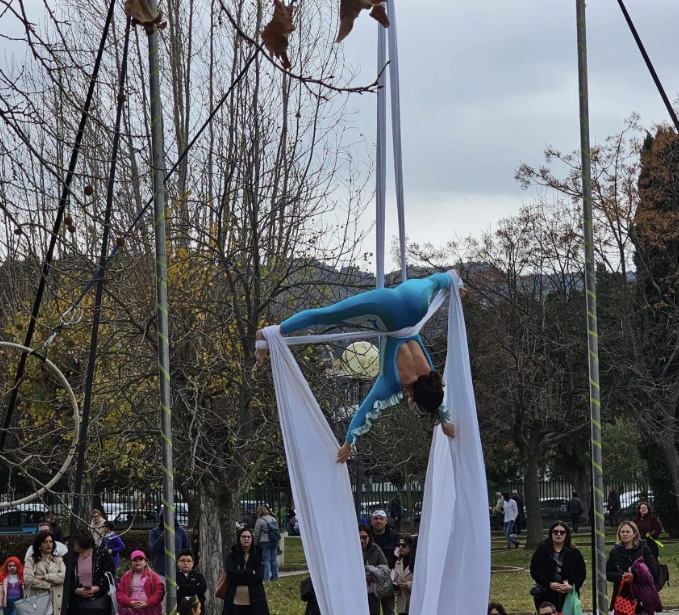 Italian carnival.4, acrobat, Martina Curia - Youth Journalism International